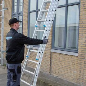 Driedelige ladders Driedelige ladders